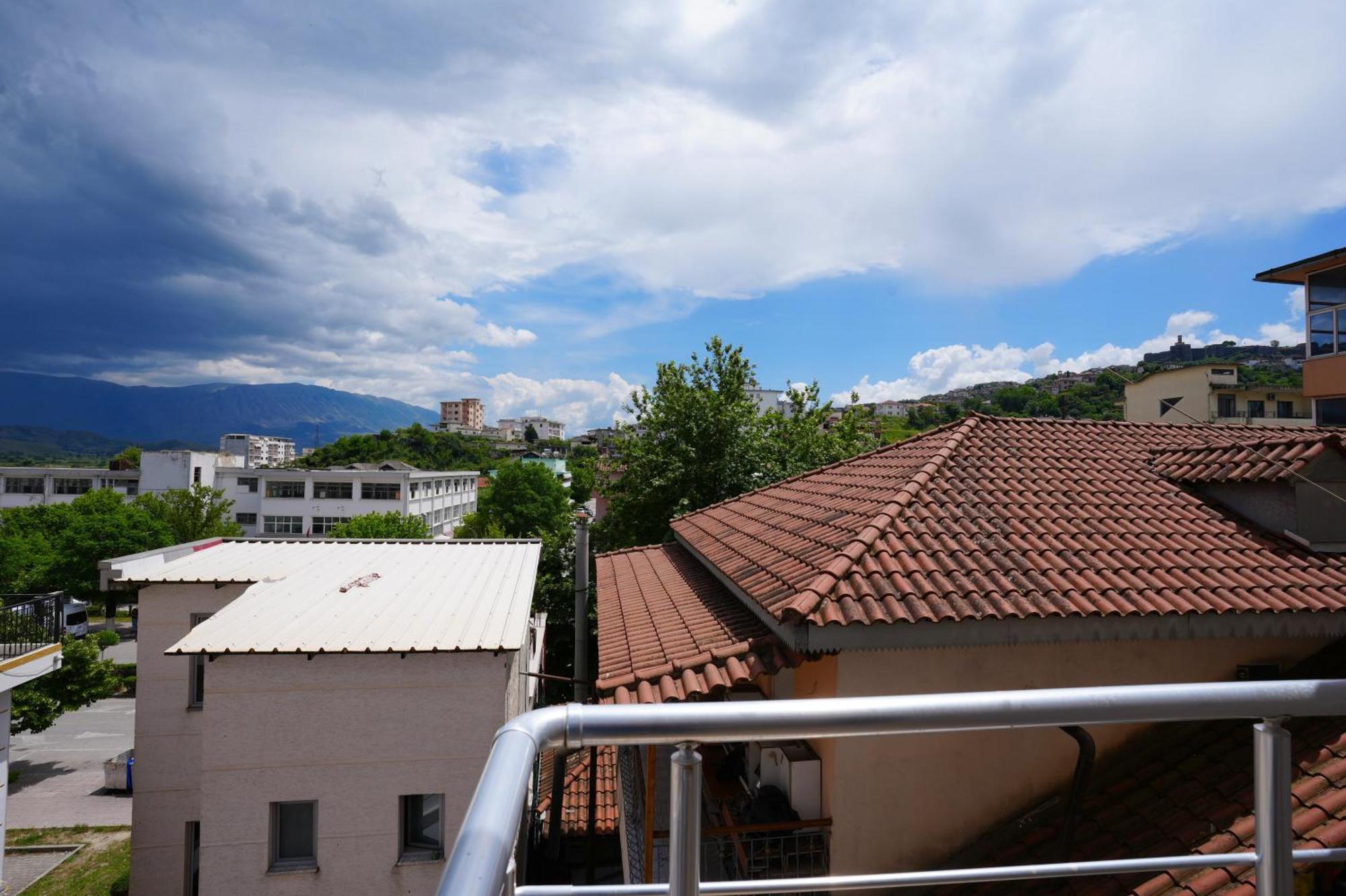 “Apheartment Gjirokastra” Apartman Kültér fotó